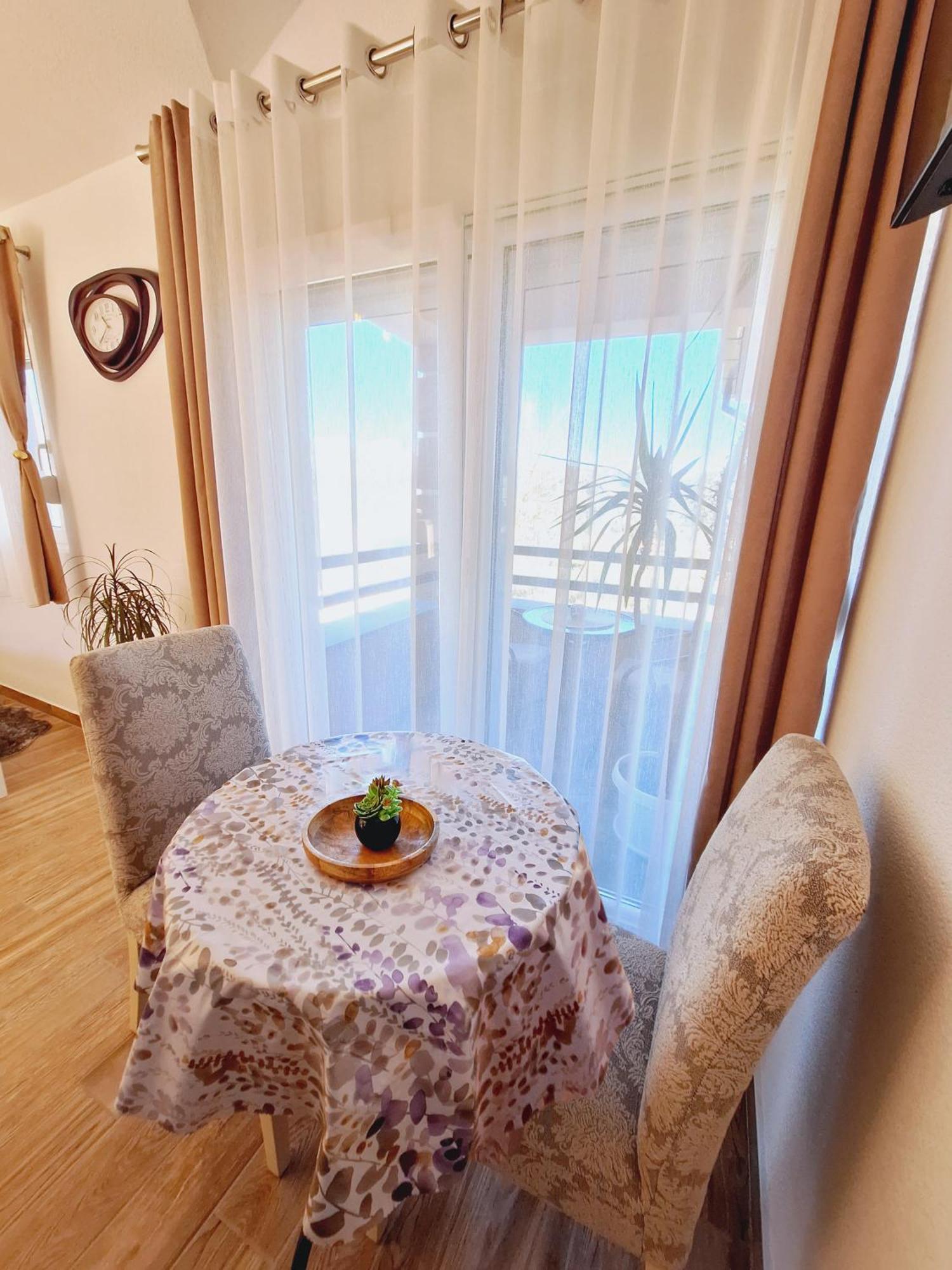 Sunny Side Apartments Rijeka Crnojevića Kültér fotó